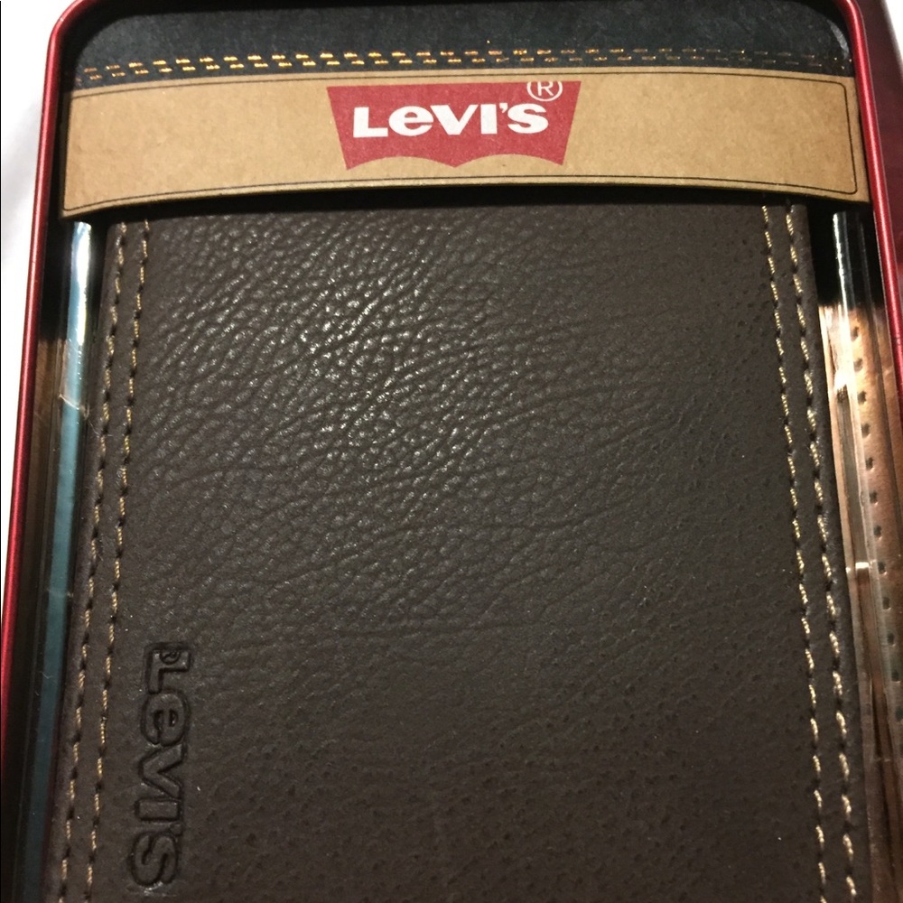 Levi wallet